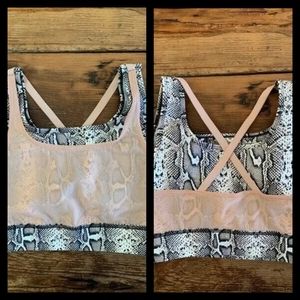 WAVVY SNAKE PRINT DOUBLE LAYER SPORTS BRA